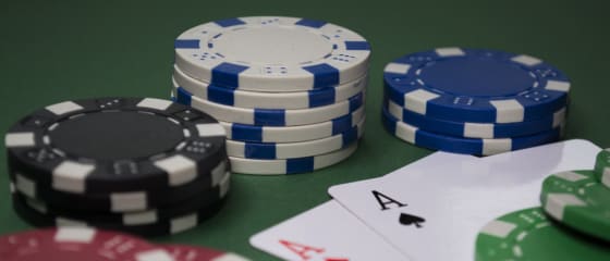 Caribbean Stud Pokerin kertoimet ja todennäköisyydet