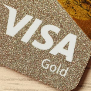 Kuinka tallettaa ja nostaa varoja Visalla online-kasinoilla