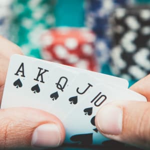 Pokerikäsien voittaminen