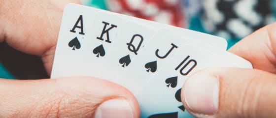 Pokerikäsien voittaminen