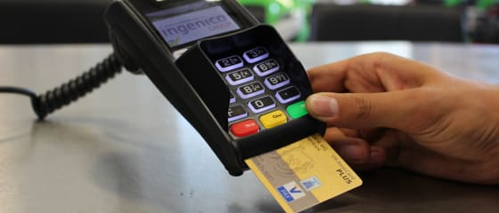Kuinka tallettaa ja nostaa varoja MasterCardilla online-kasinoilla