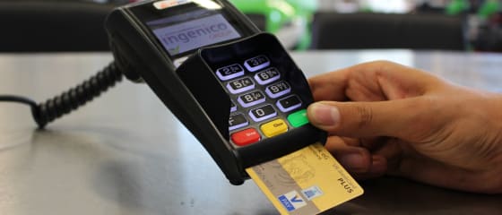Kuinka tallettaa ja nostaa varoja MasterCardilla online-kasinoilla